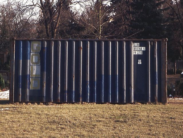 friedhofscontainer1.jpg